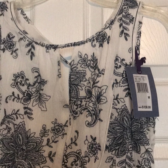 Adorable summer dress, new with tags! - Picture 2 of 6